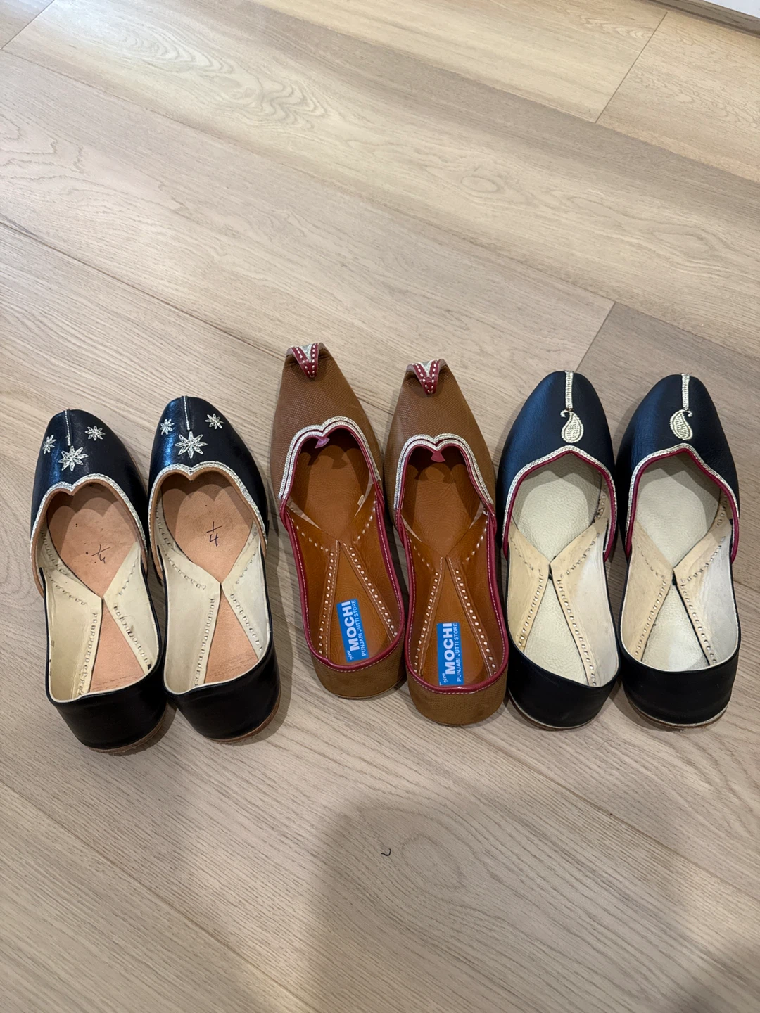 Mochi Punjabi Jutti Store Shoes - Black & Tan