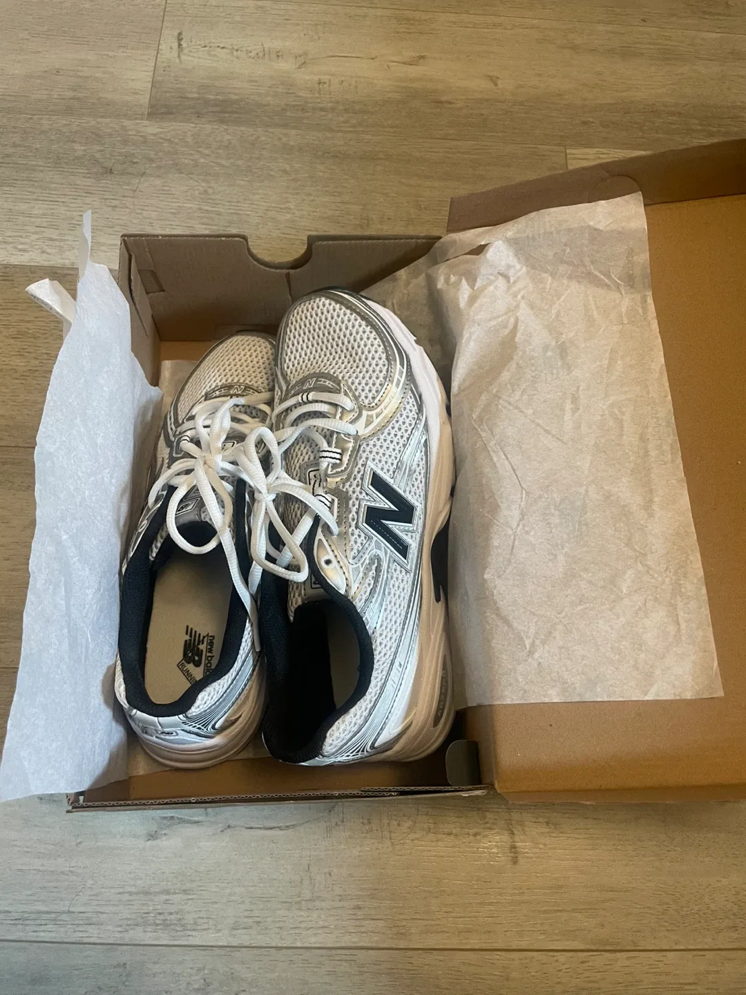 New Balance U740NW2 Women's Running Shoes - photo 2