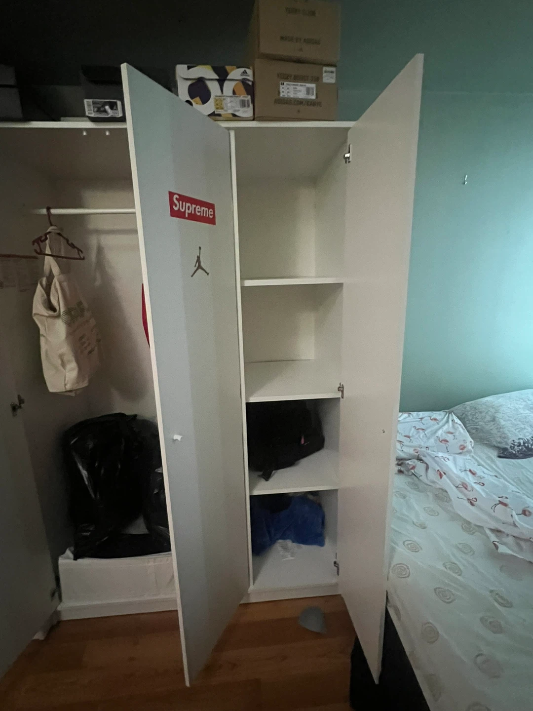 White 3-Door Wardrobe ikea - photo 3
