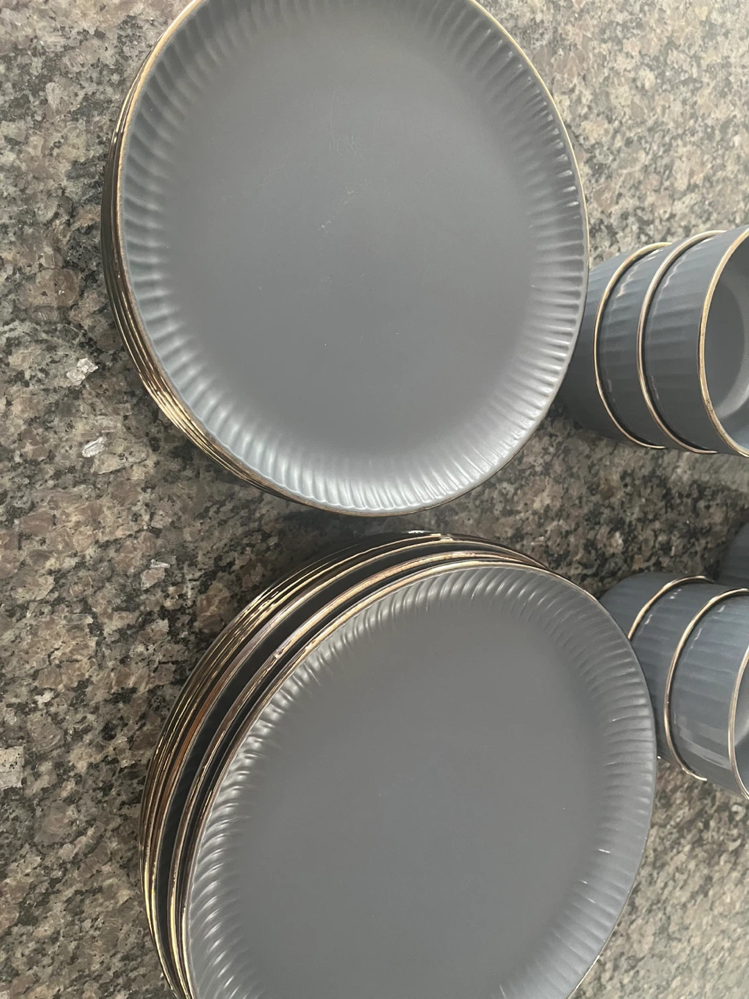 24 Piece Dinnerware Set - photo 2
