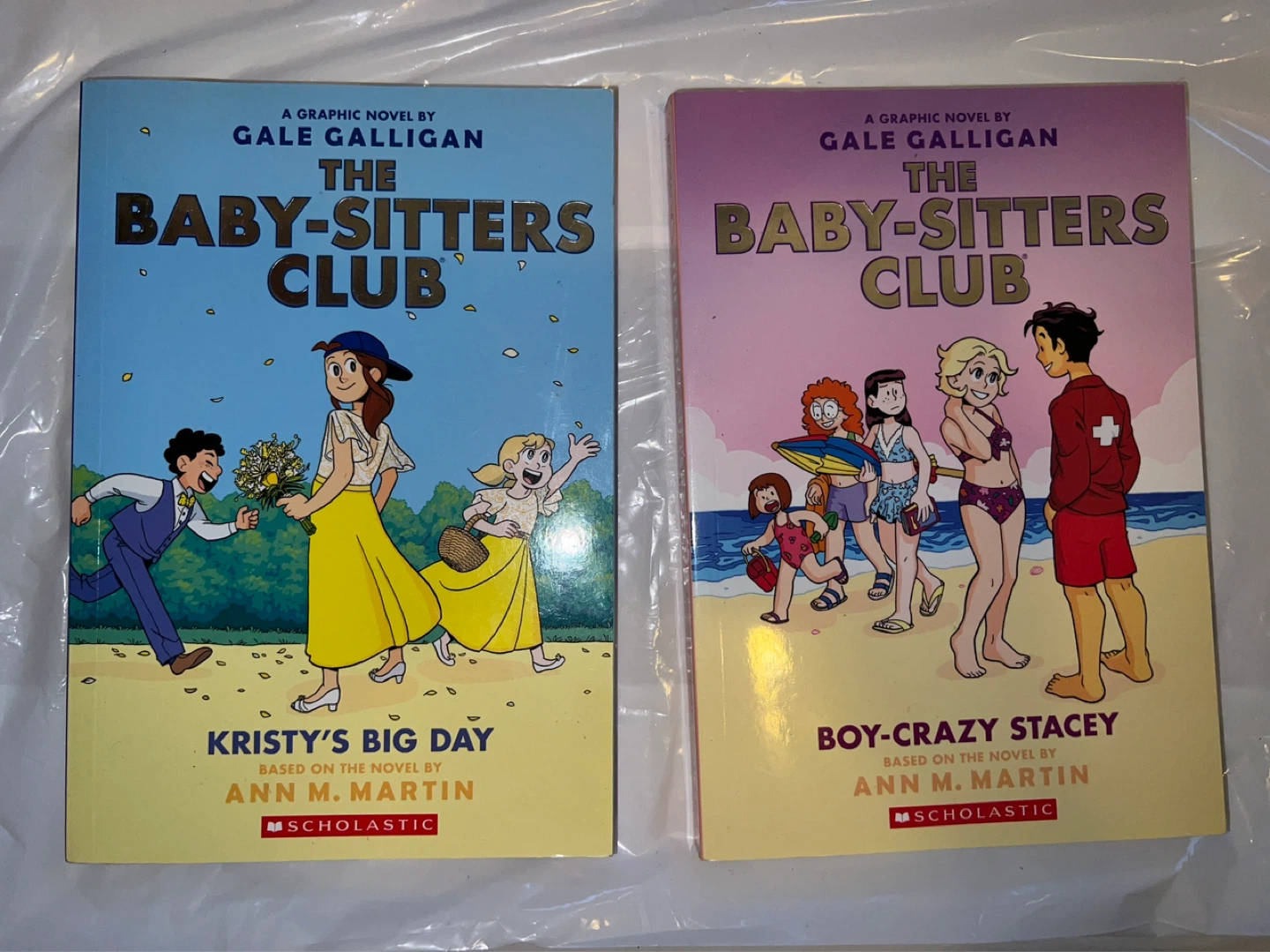 Raina Telgemeier & Gale Galligan Graphic Novels Bundle - photo 3