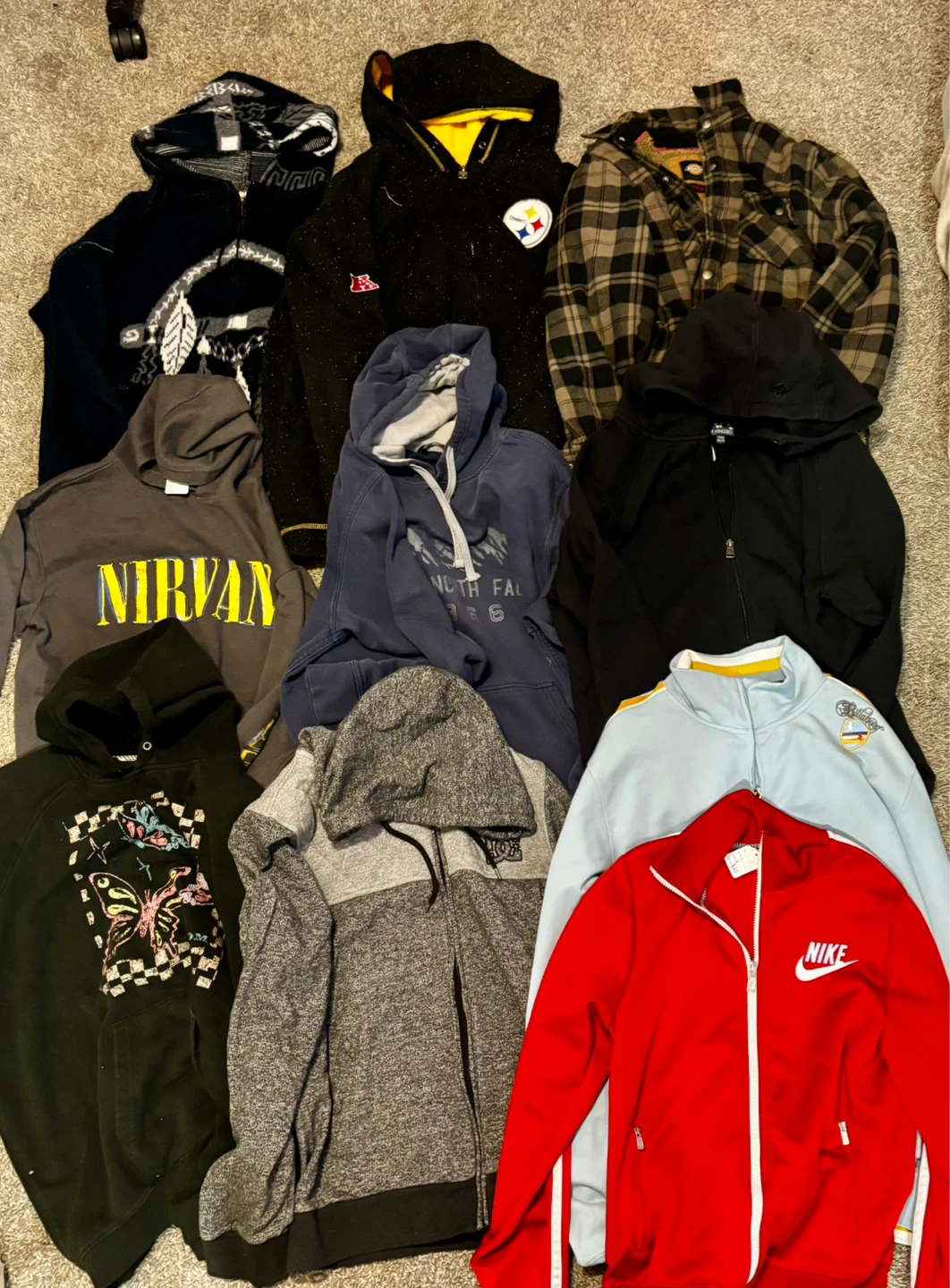 $5 hoodies, Nike, y2k, carhartt, and more - photo 2