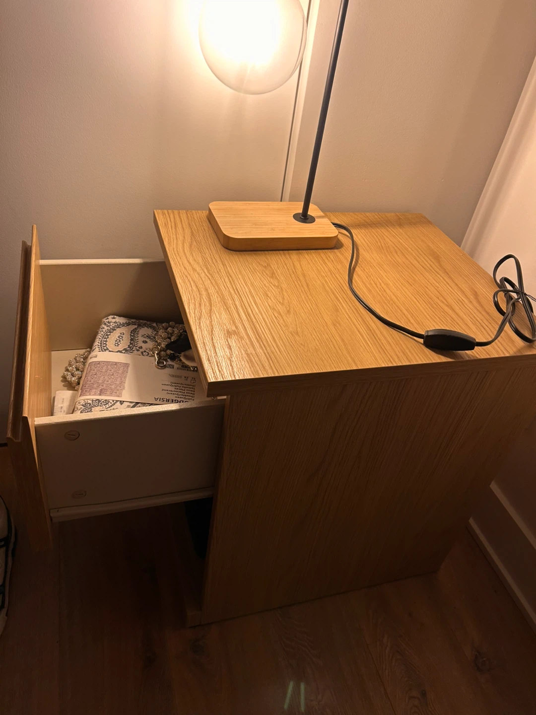 Table de nuit en bois - photo 2