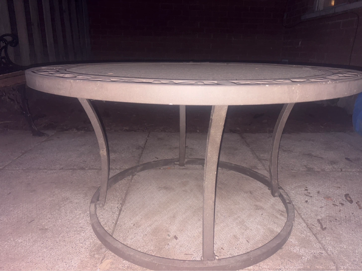 Round Outdoor Coffee Table - photo 2