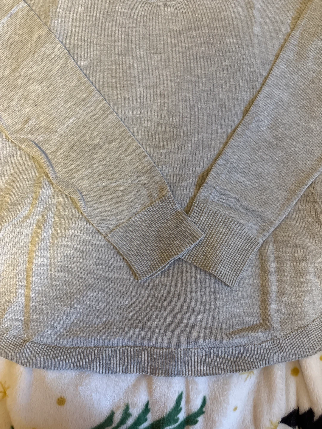 Essentials V-Neck Grey Sweater - size small - photo 2