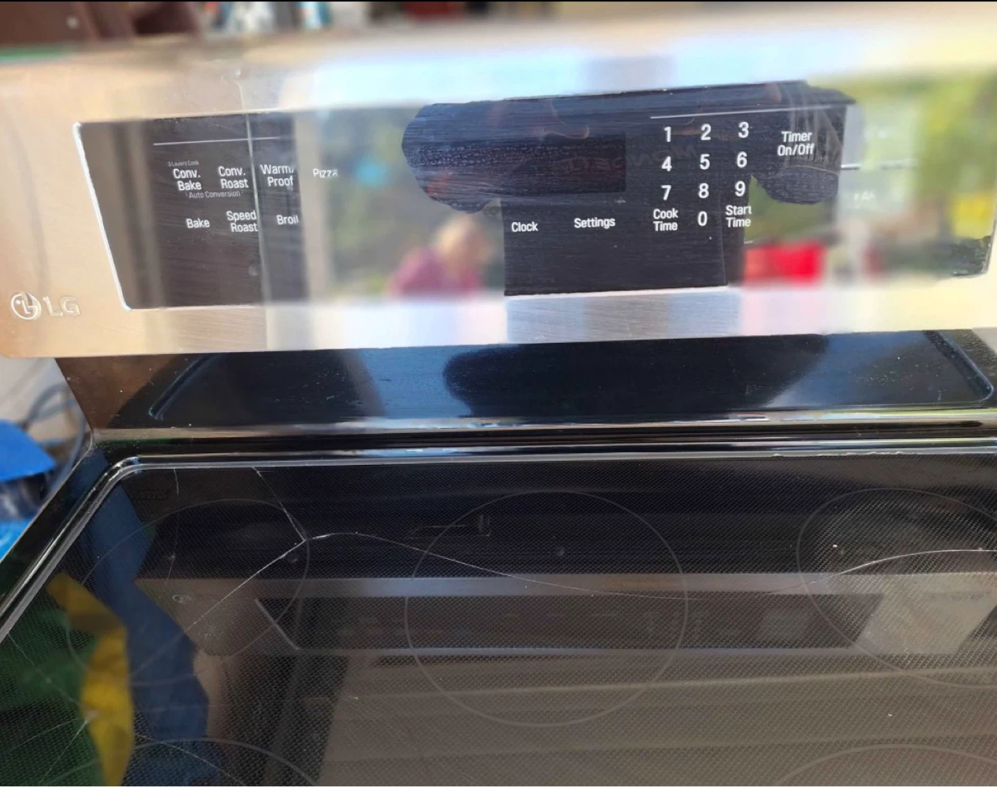 LG Stainless Steel Electric Range with Glass Top - photo 3