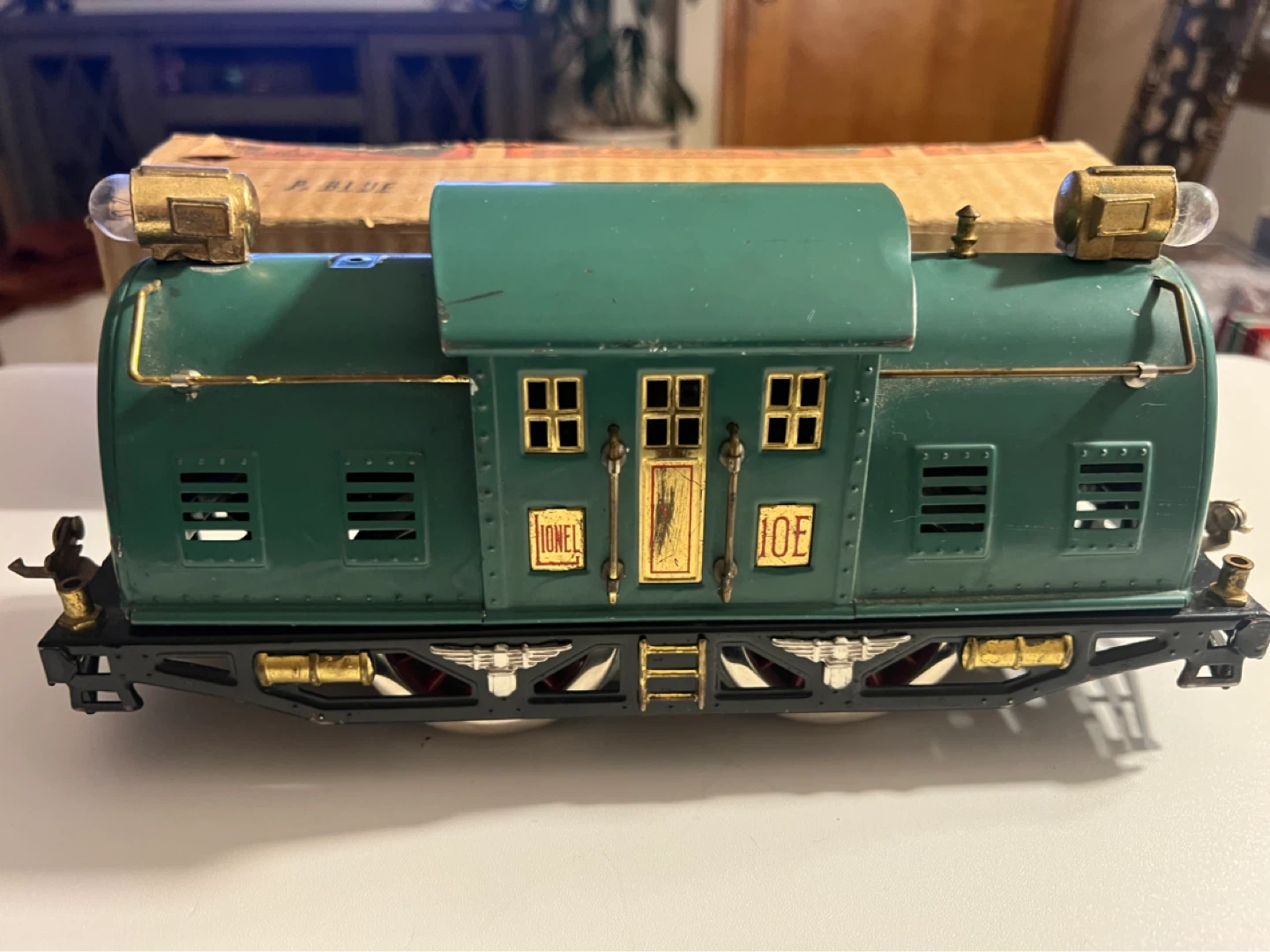 Lionel "10E" tin toy train engine - photo 3