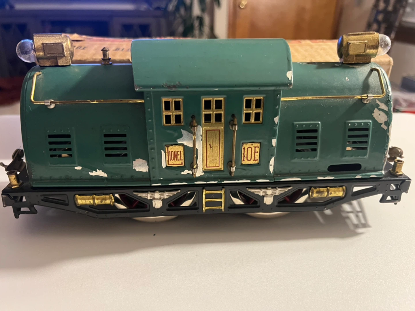 Lionel "10E" tin toy train engine