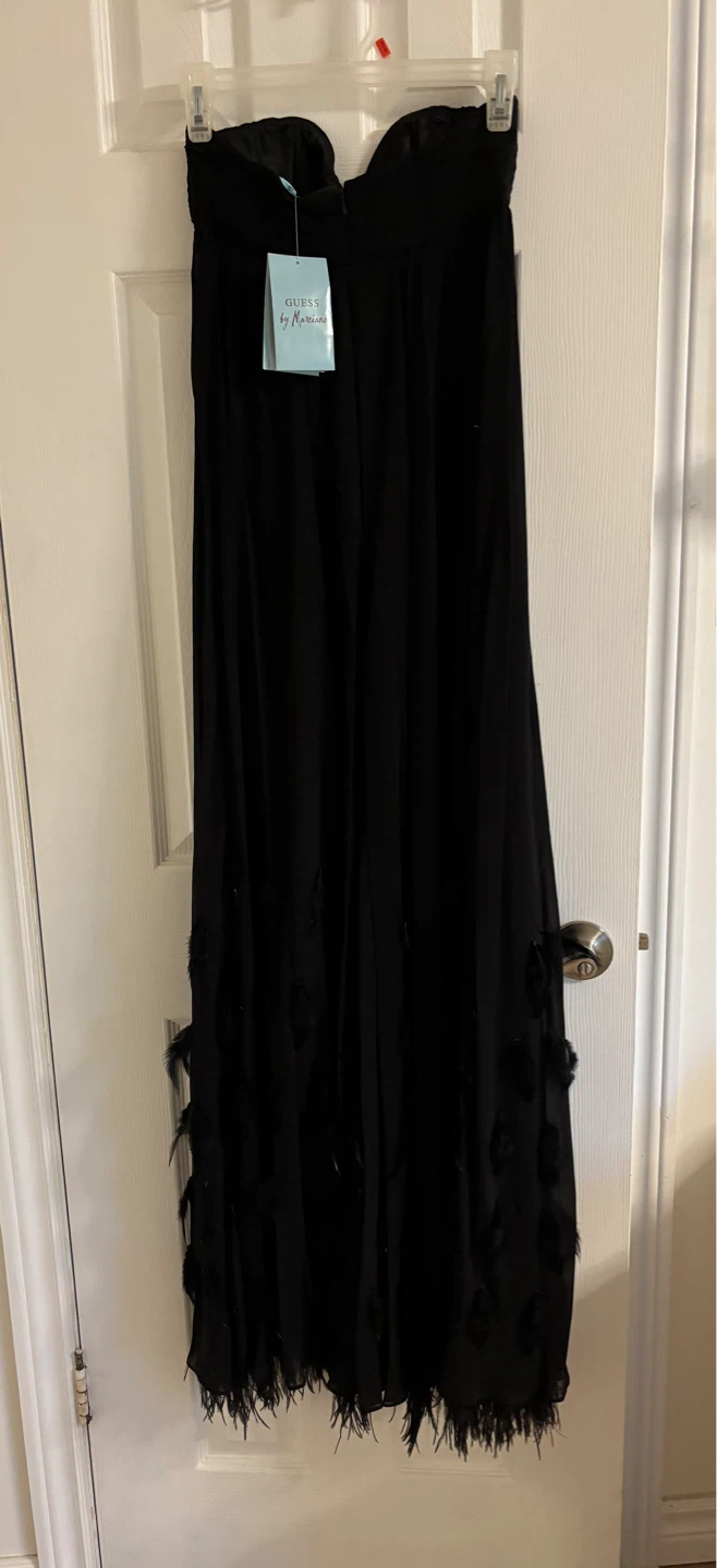 Guess by Marciano Black Strapless Feather Trim Gown - photo 5