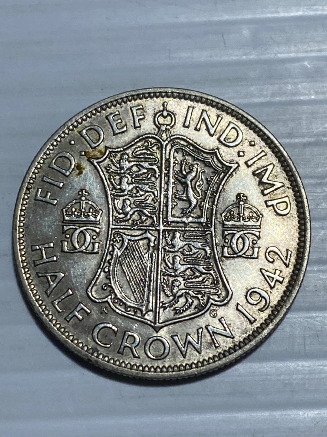 1942 silver United Kingdom Half Crown Coin - photo 2