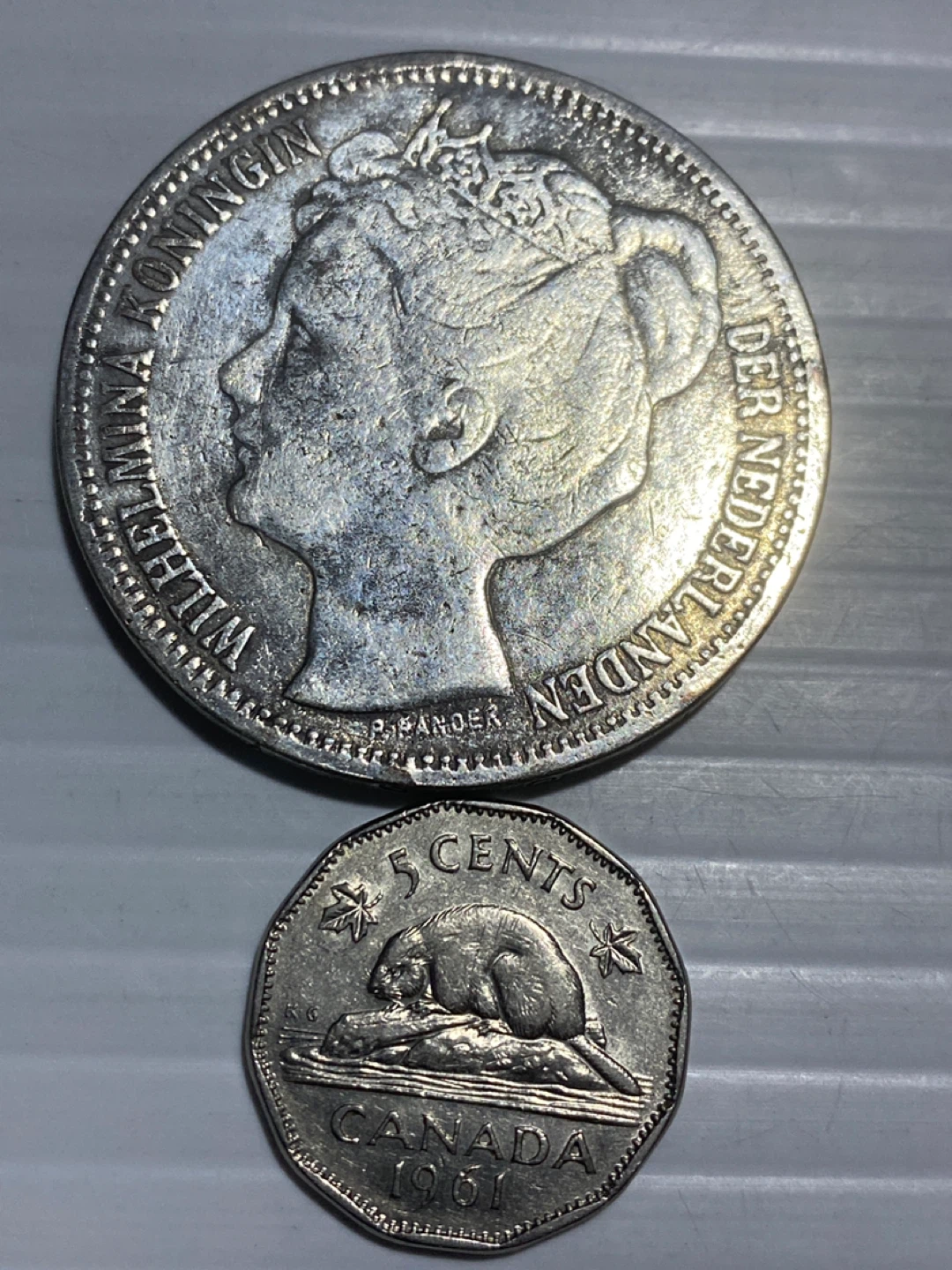 1898  silver. Netherlands 2.5 Gulden Coin - photo 3