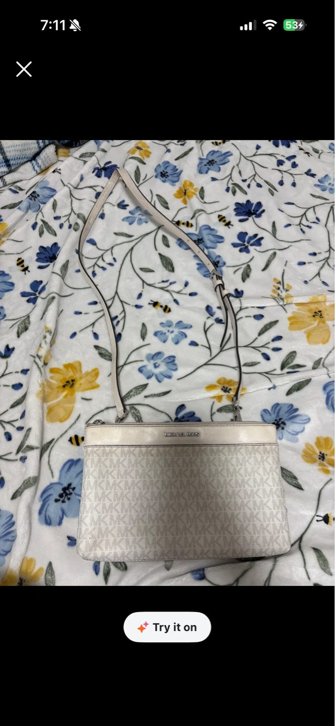 Michael Kors MK Signature Shoulder Bag