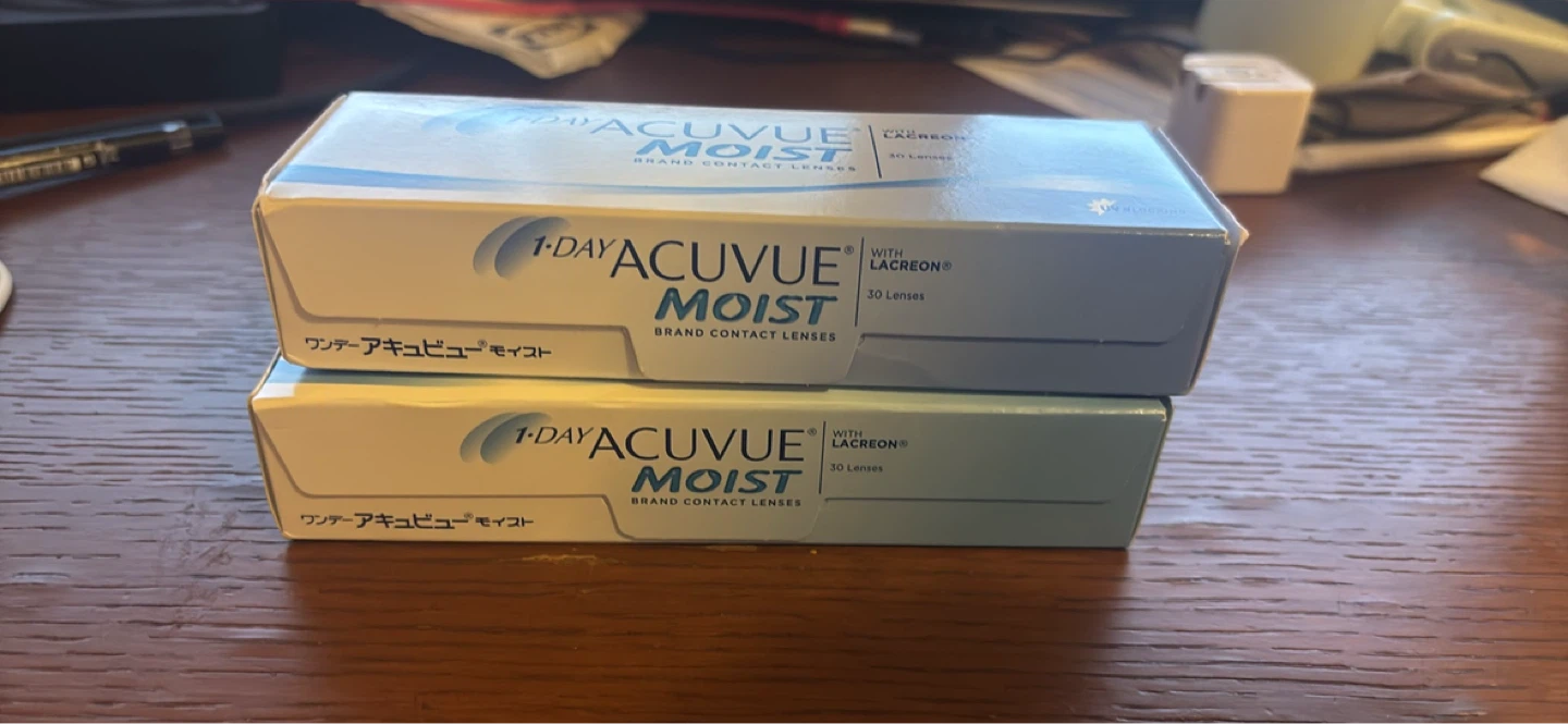 Acuvue 1-Day Moist Brand Contact Lenses - photo 4