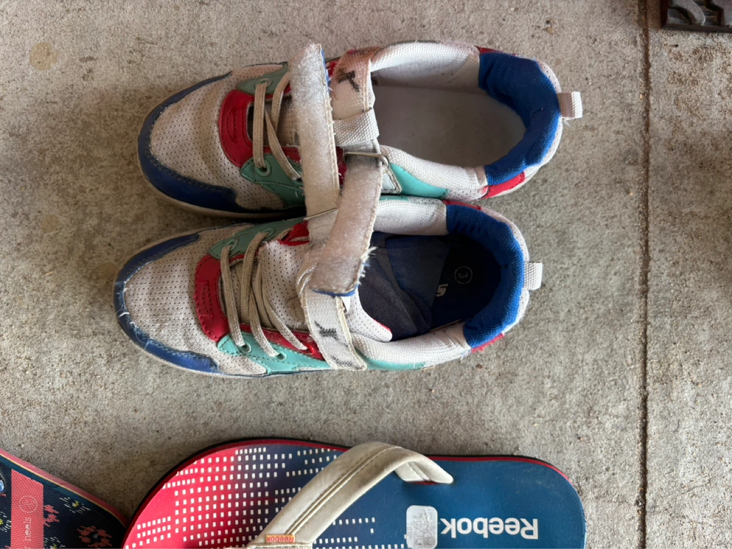Reebok Kids Athletic Shoes Size 3