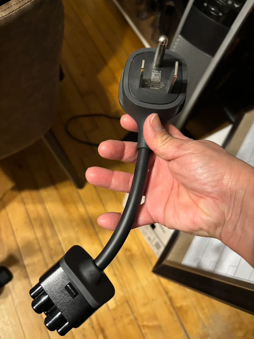 Tesla Mobile Connector Adapter - photo 4