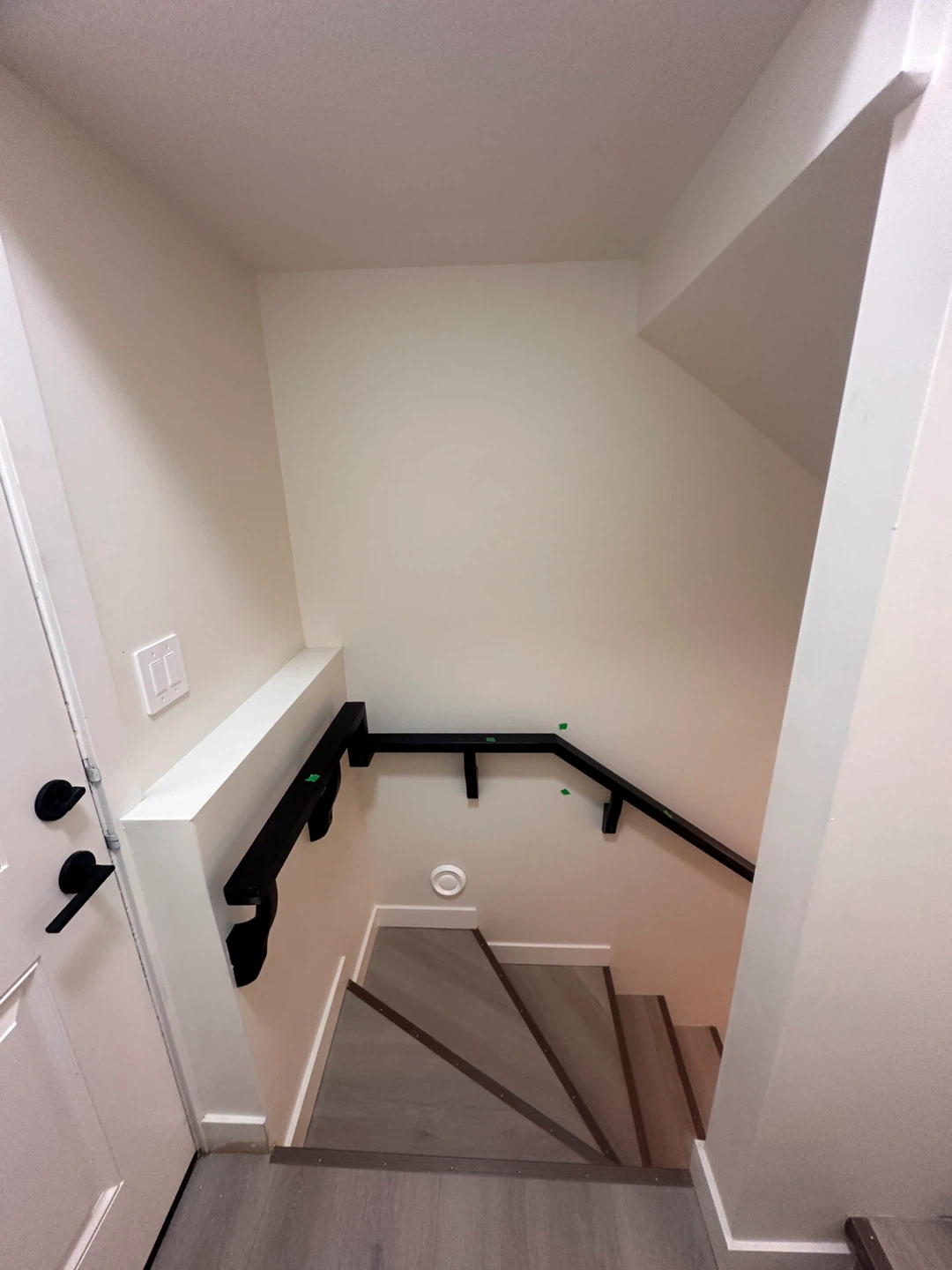 RENT: Legal basement suite: 2br, 1 bathroom - photo 3