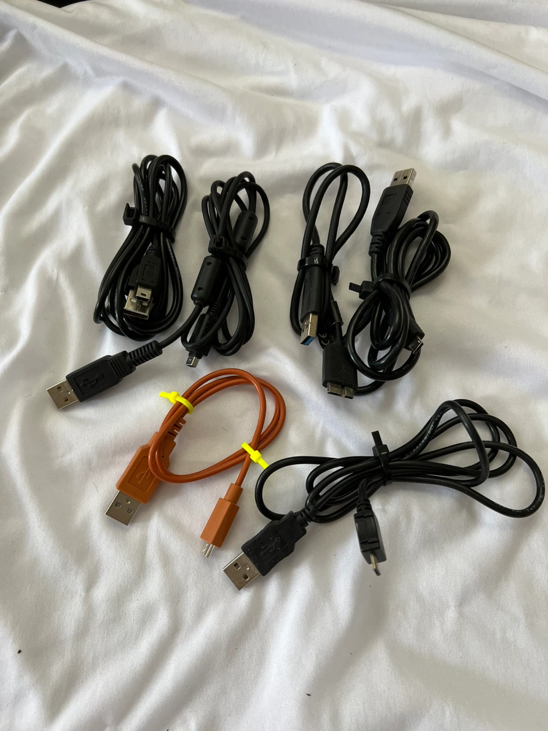 6 Charging Chords