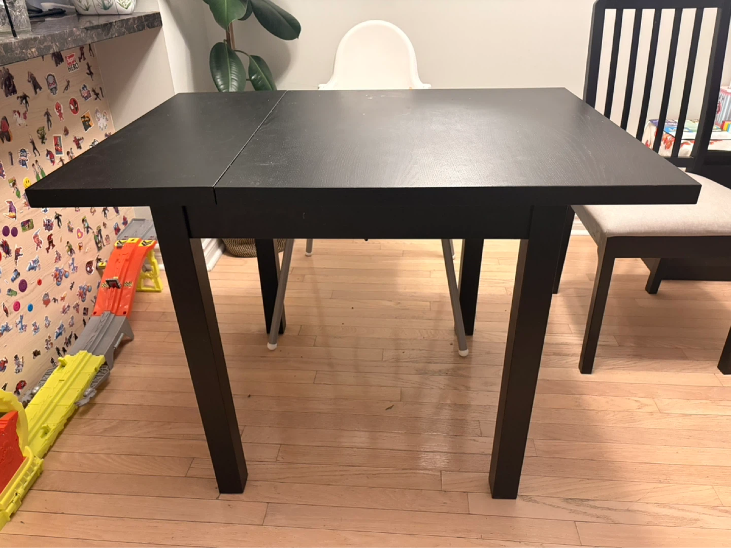 Dining table and chairs - photo 2