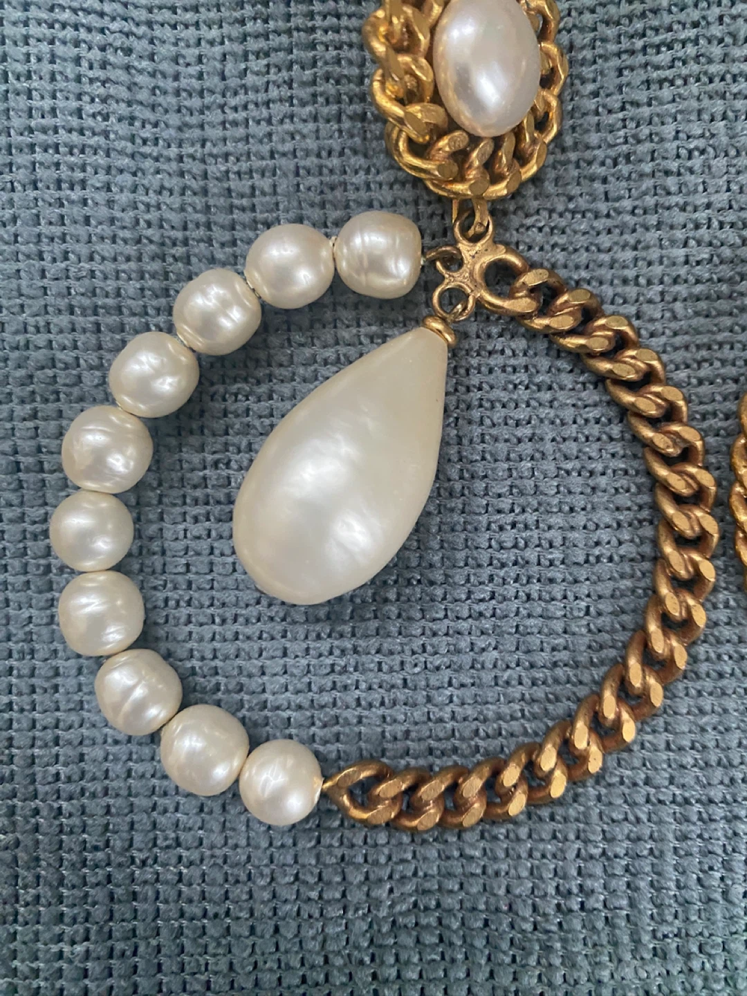 Chanel Vintage Pearl and Gold Chain Hoop Earrings - photo 2