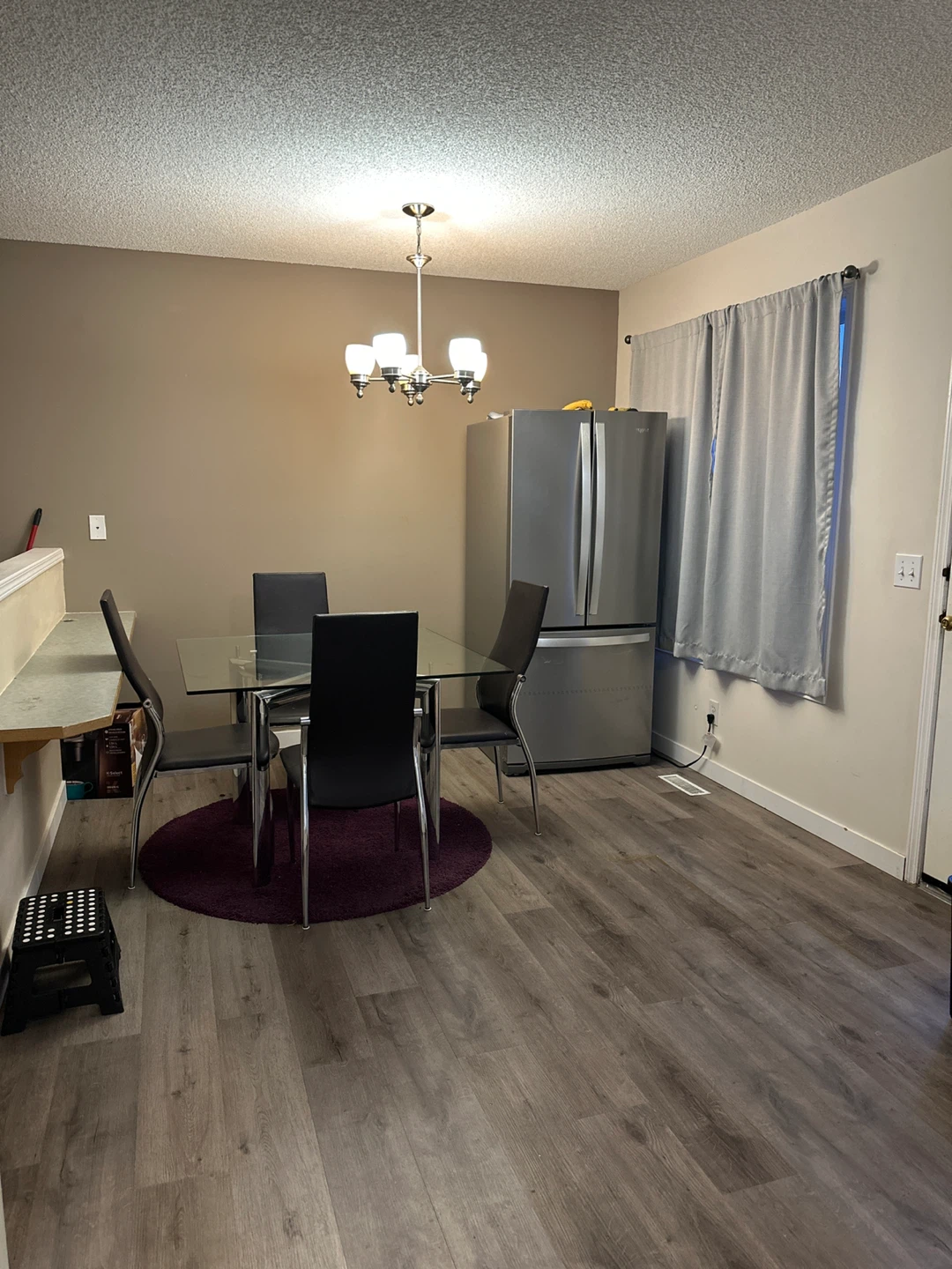 Private one room for rent in Convington Close NE - photo 3