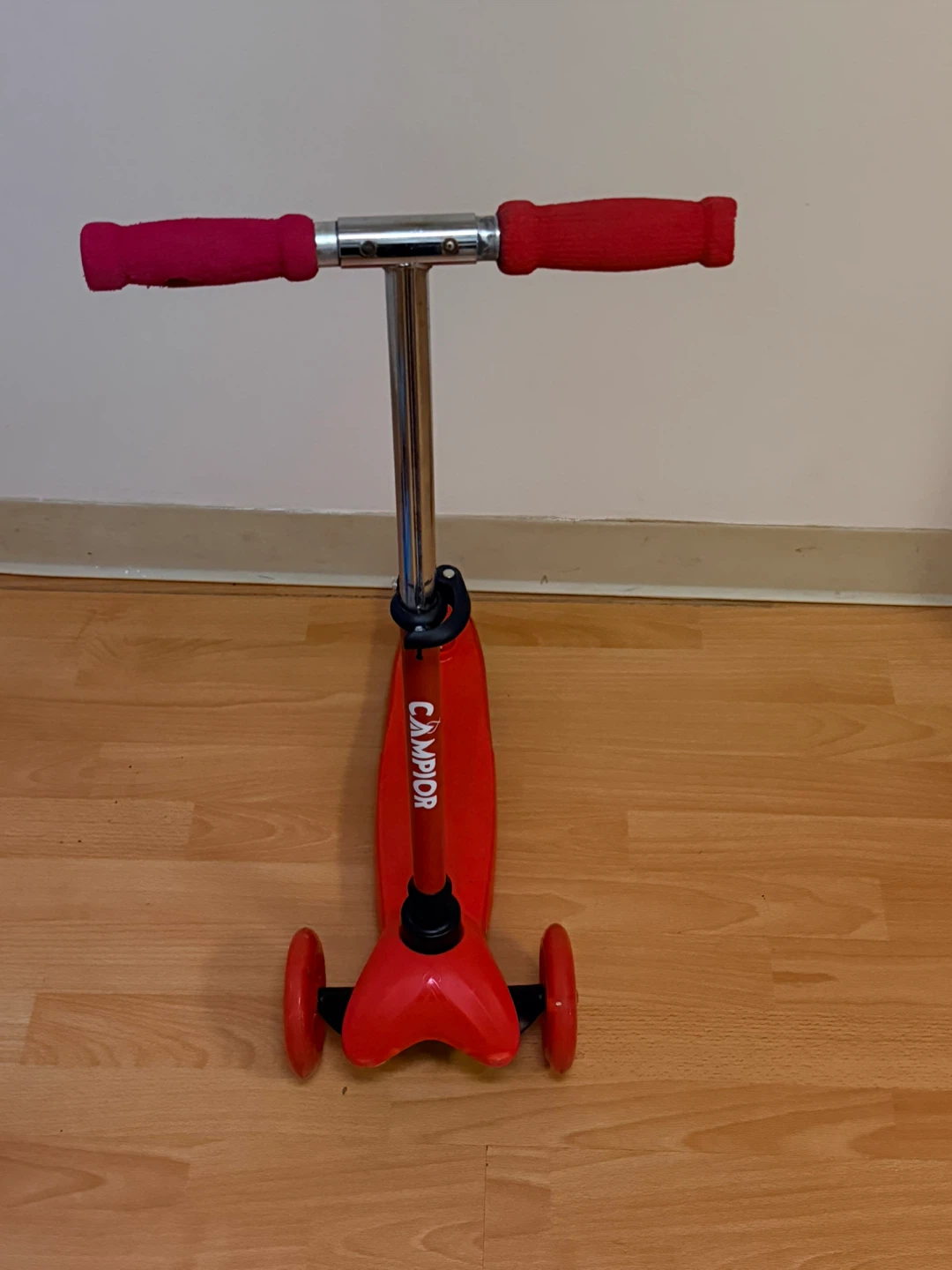 Red CAMPFOR 3-Wheel Kids Scooter - photo 2