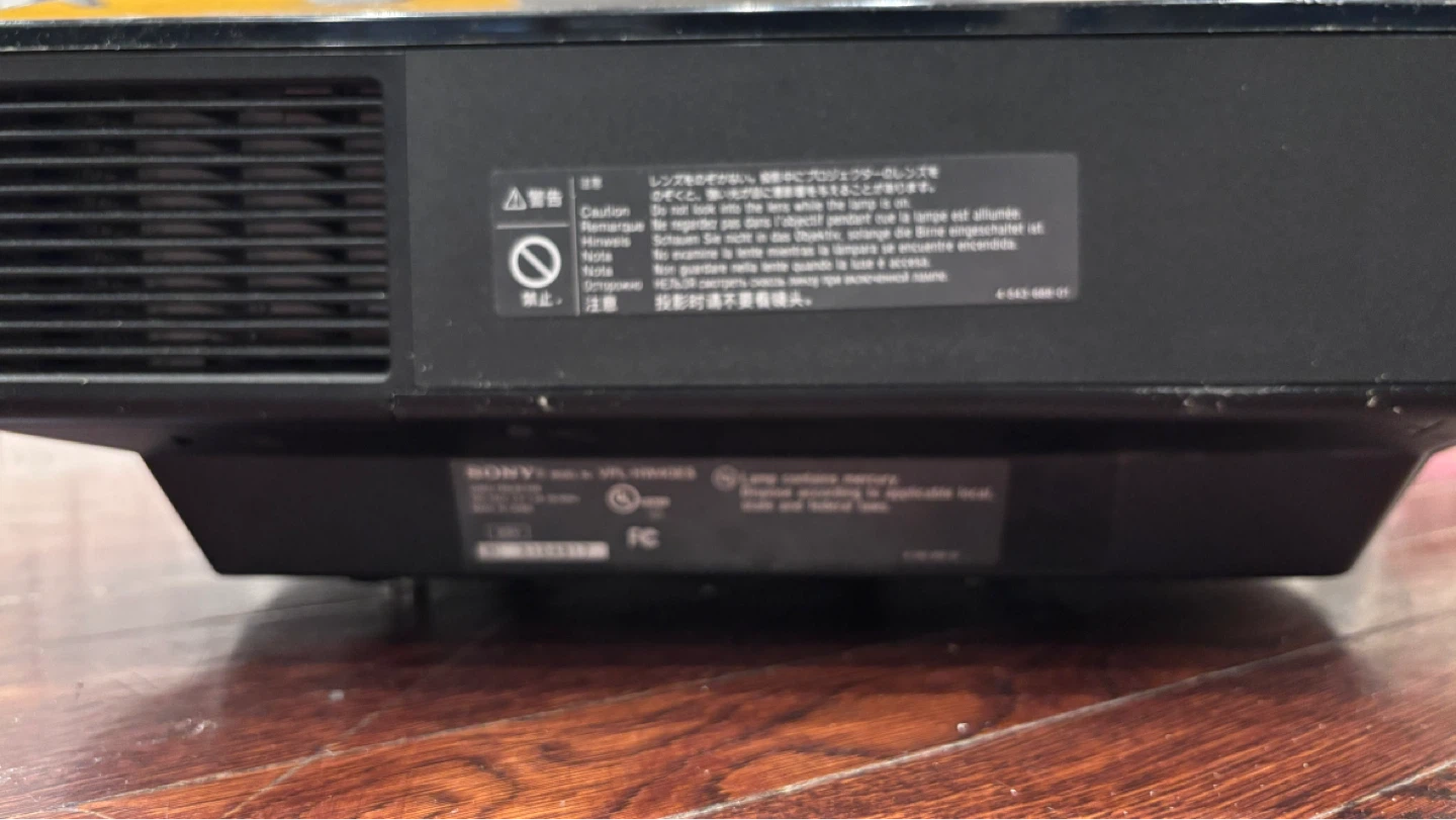 Sony VPL-VW675ES 4K Home Theater Projector - photo 4
