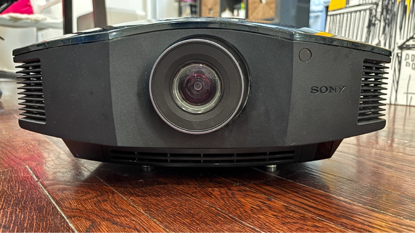 Sony VPL-VW675ES 4K Home Theater Projector - photo 2