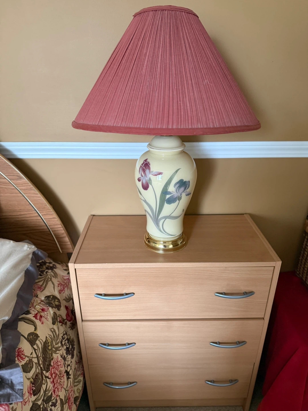 Table Lamp with Floral Design - photo 2