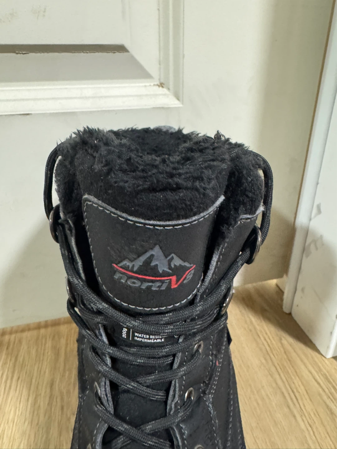 NordicView Black Winter Boots - Men's Size 10 - photo 4
