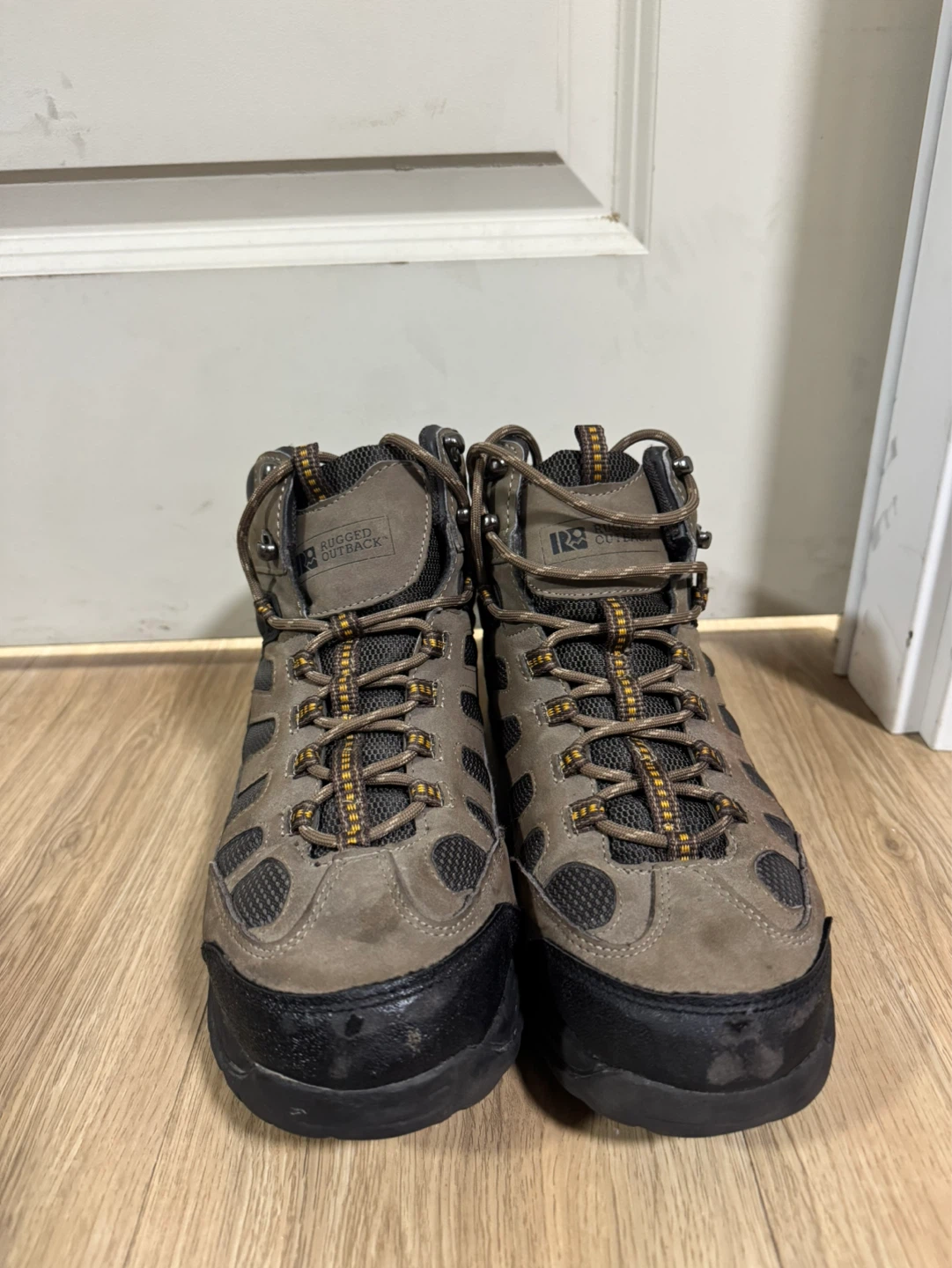 Rugged Outback Hiking Boots - Men's