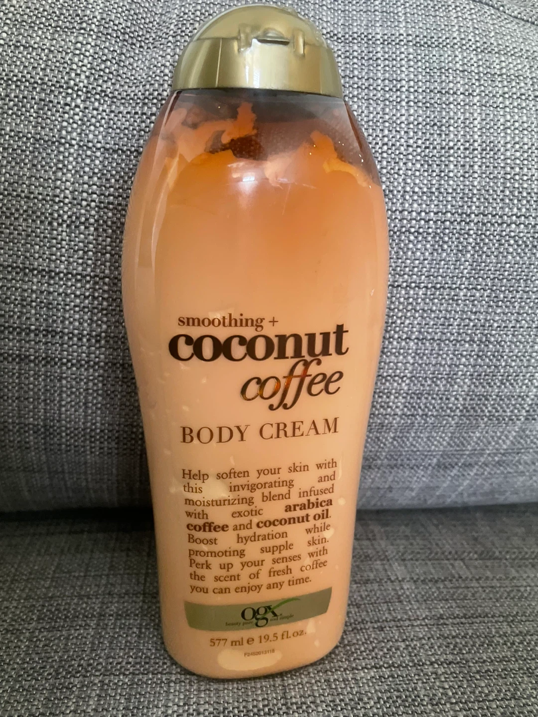 OGX Smoothing + Coconut Coffee Body Cream 577ml
