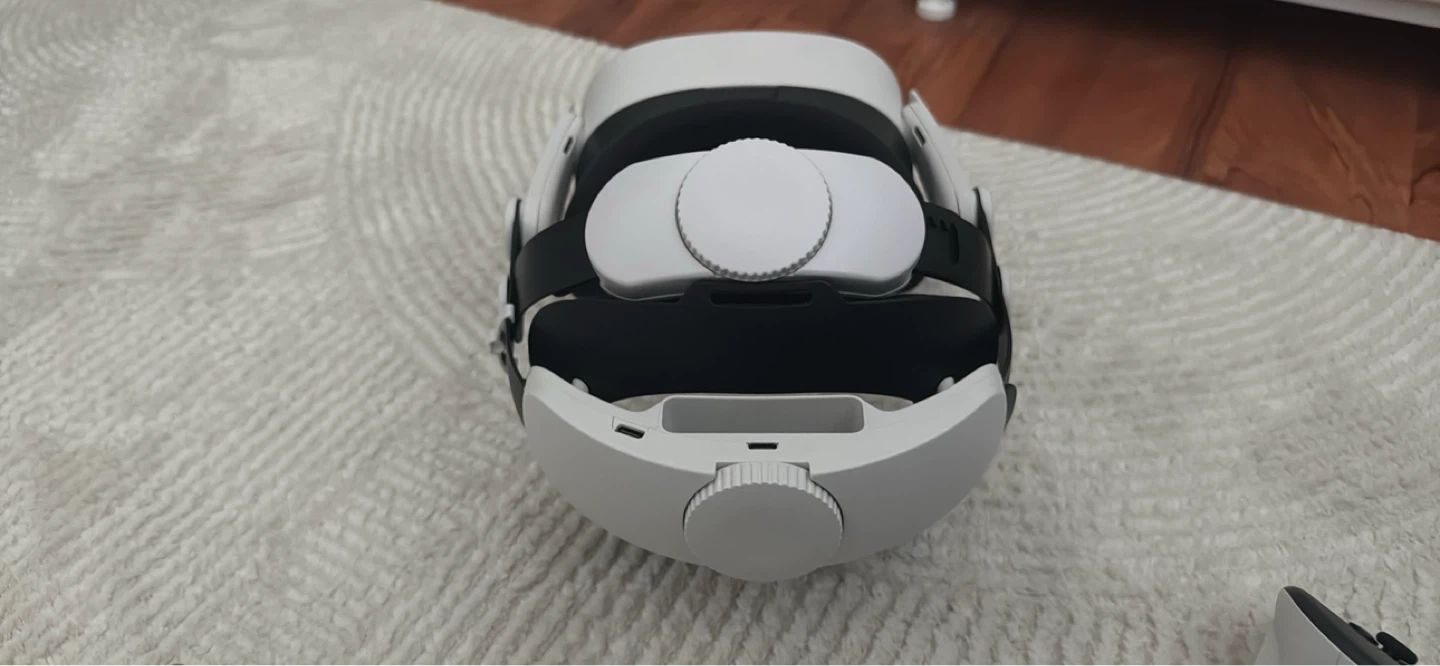 Meta Quest 3S Virtual Reality Headset - photo 4