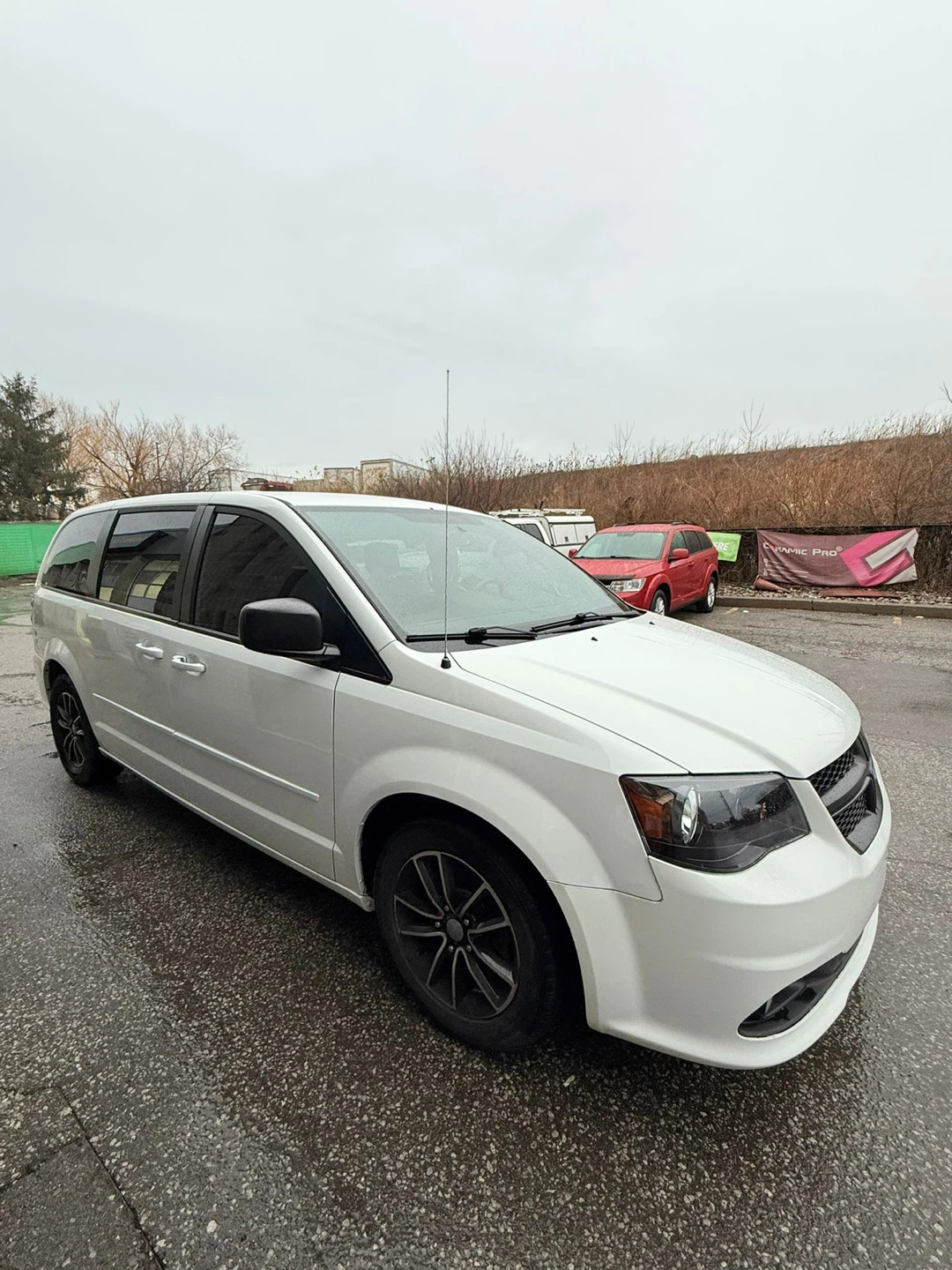 2015 White Dodge Grand Caravan - photo 2