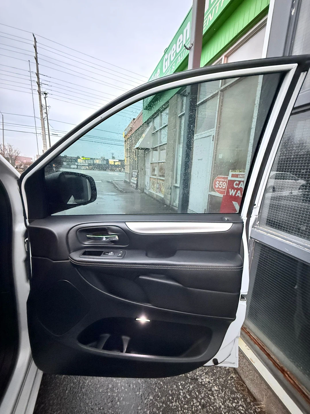 2015 White Dodge Grand Caravan - photo 5