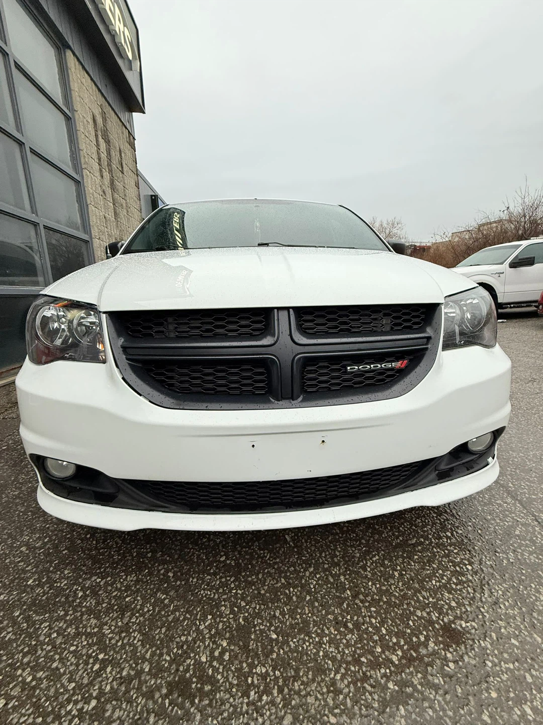 2015 White Dodge Grand Caravan