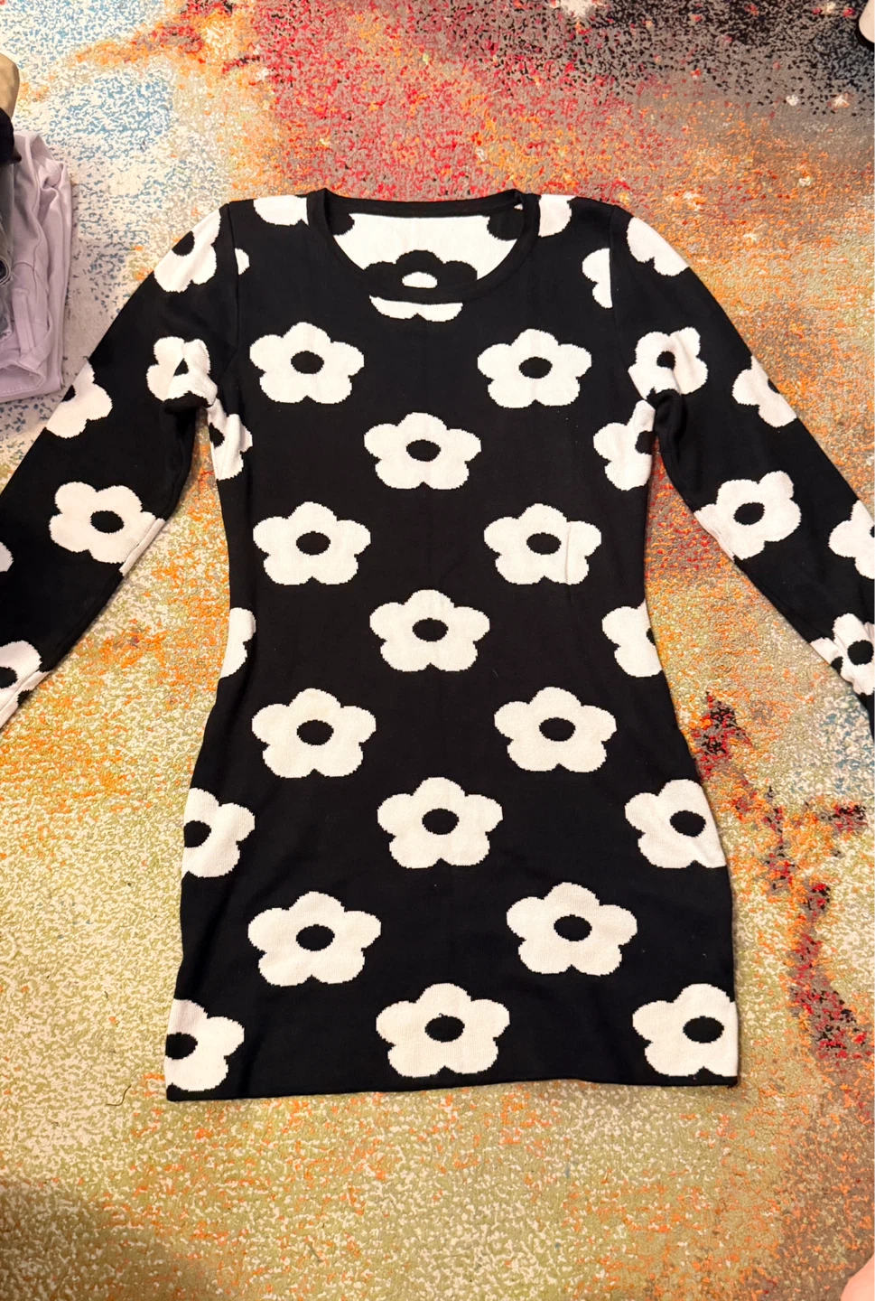 Black and White Flower sweater Size M - photo 2