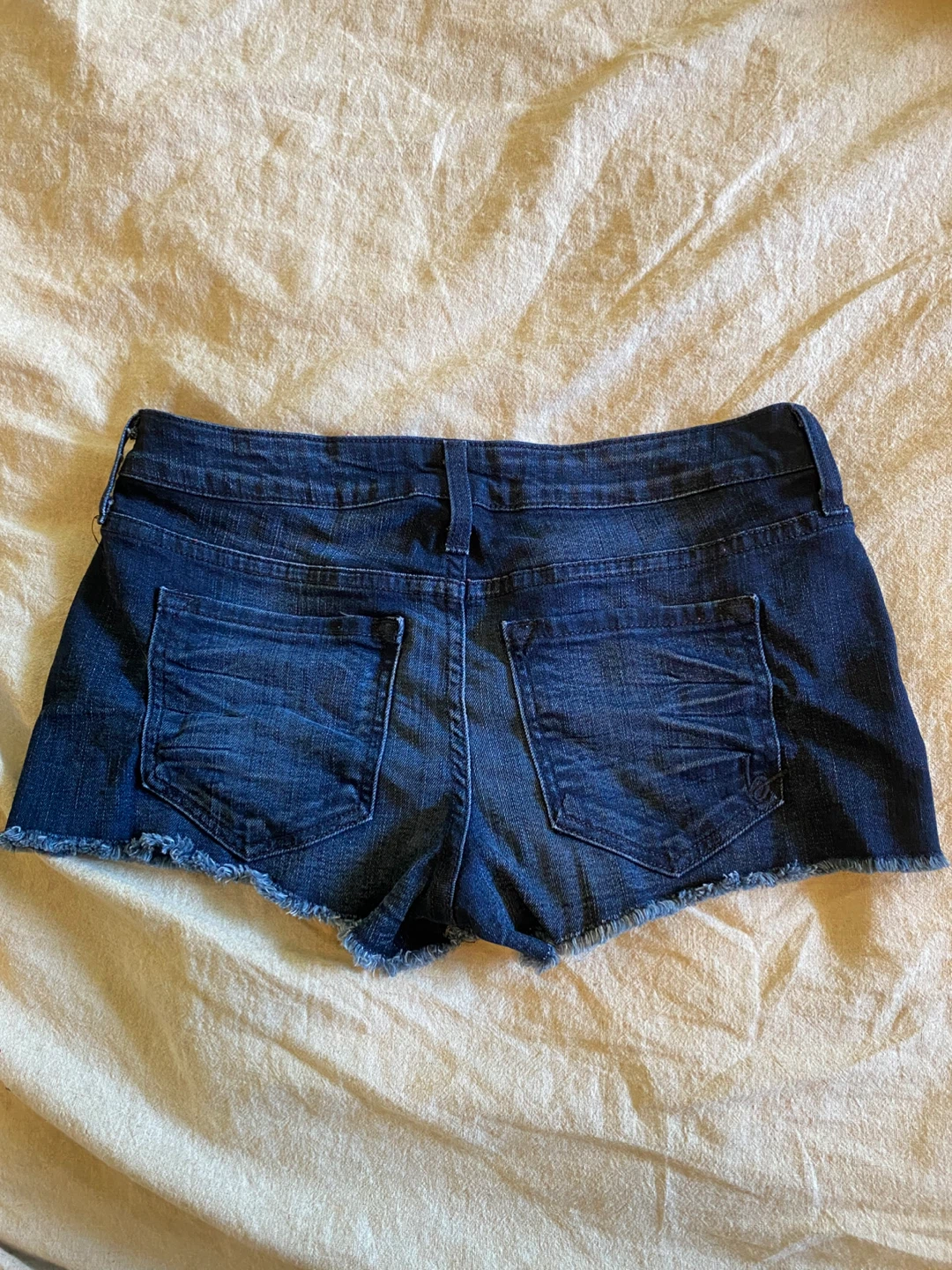 Bebe "Raw Edge Icon Short" Denim Shorts - Size 24 - photo 3