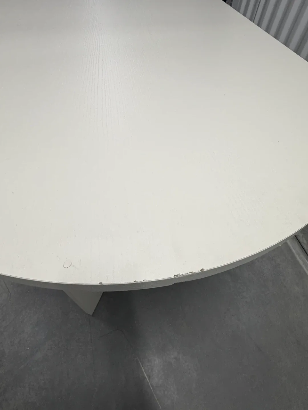 White Oval Table - photo 3