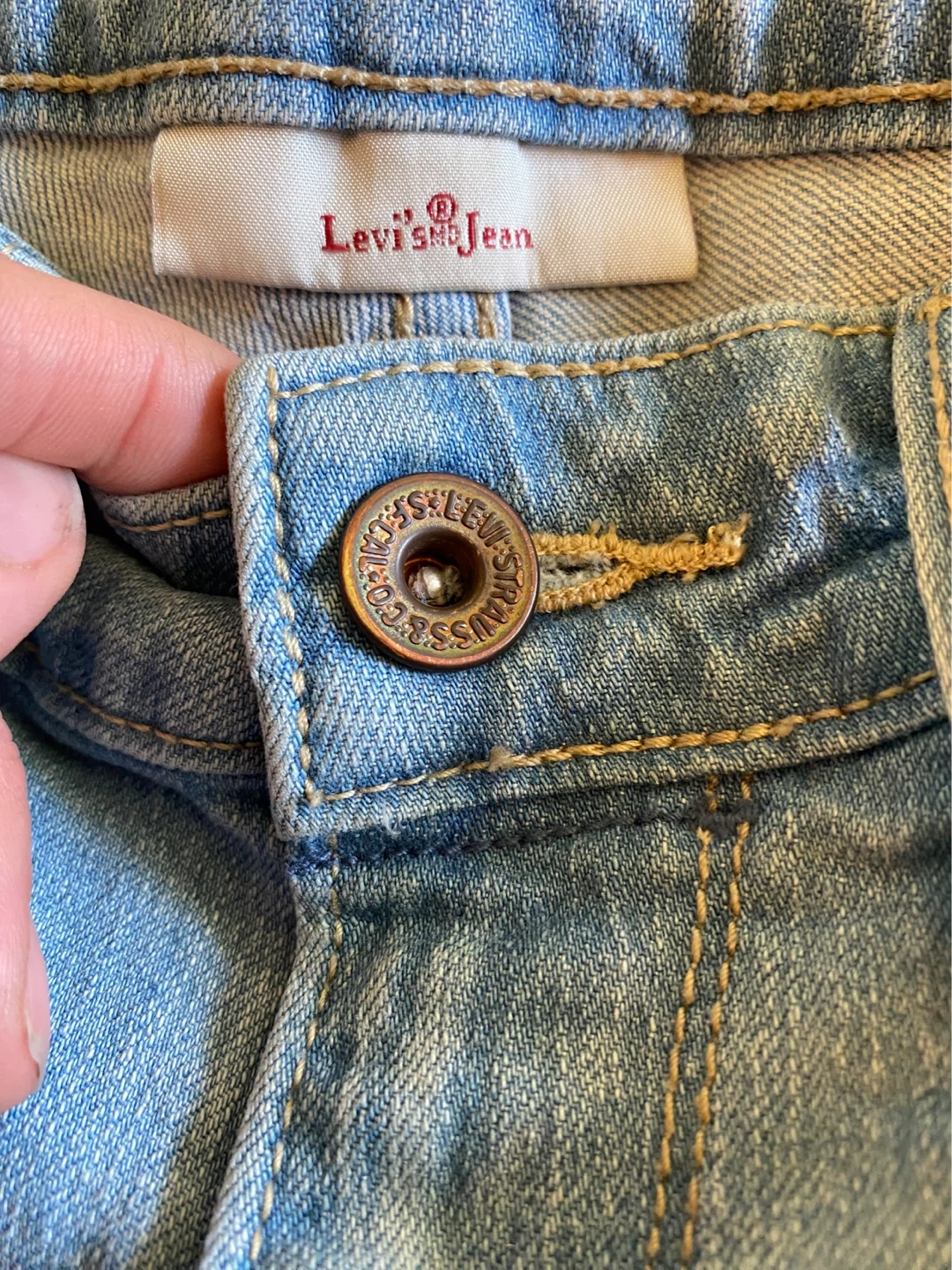 Vintage Levi's Women's Denim Shorts - photo 2