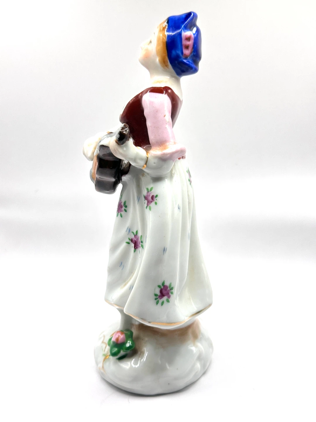Victorian Lady Playing Guitar Porcelain Figurine Occupied Japan - photo 2