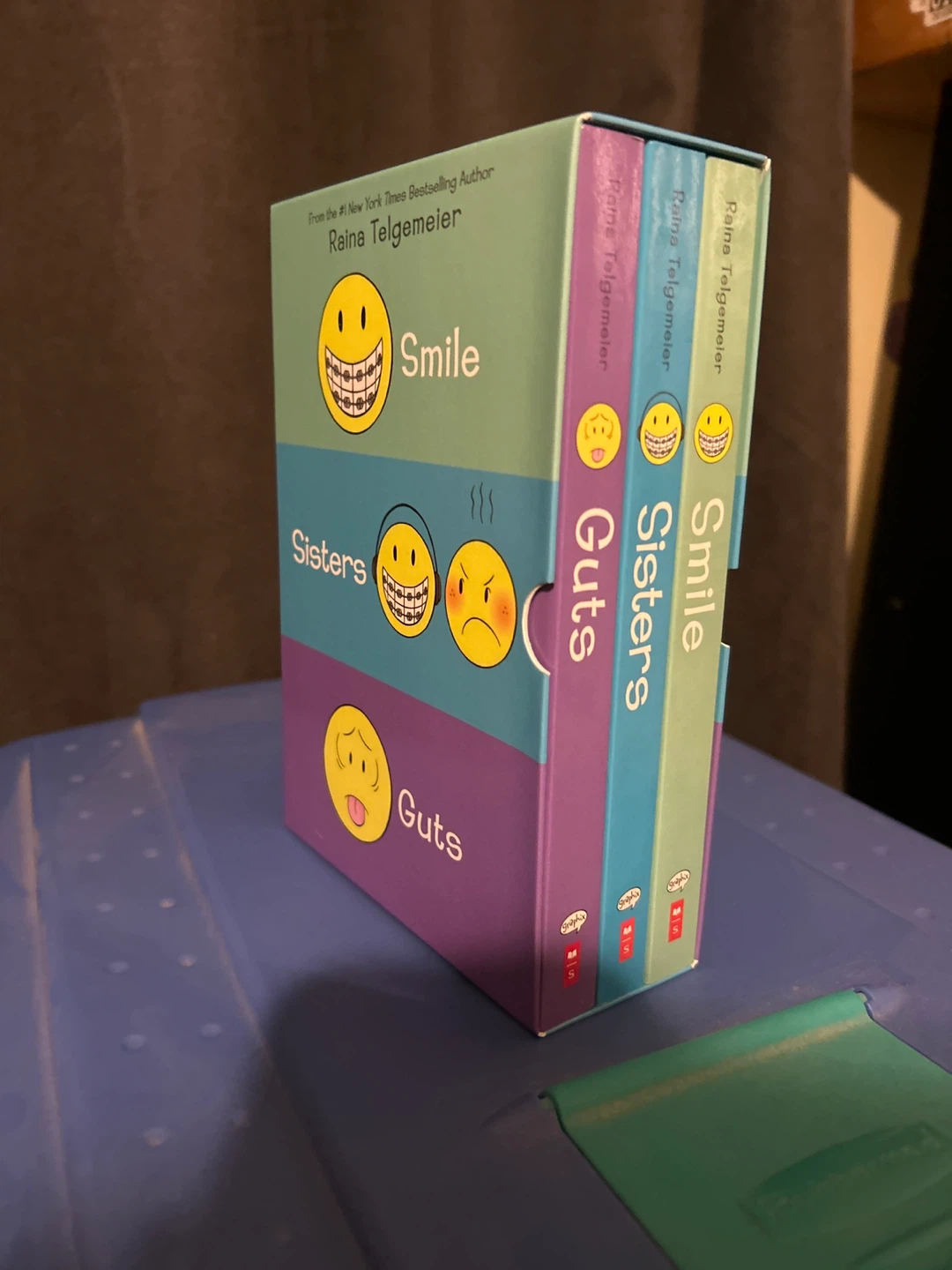 Raina Telgemeier Smile, Sisters, Guts Graphic Novel Box Set