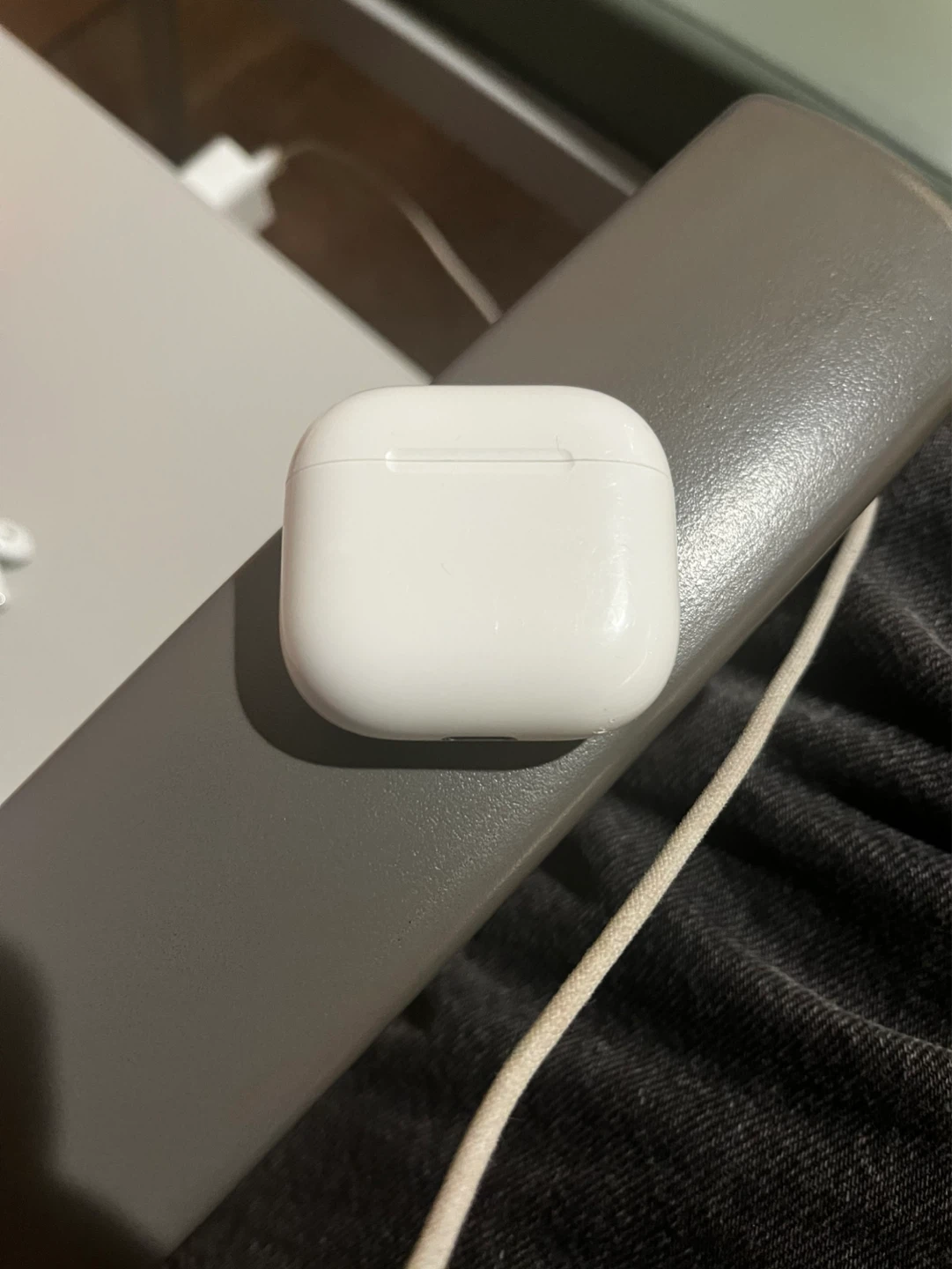 Apple AirPods 4 Charging Case (USB-C) - photo 3