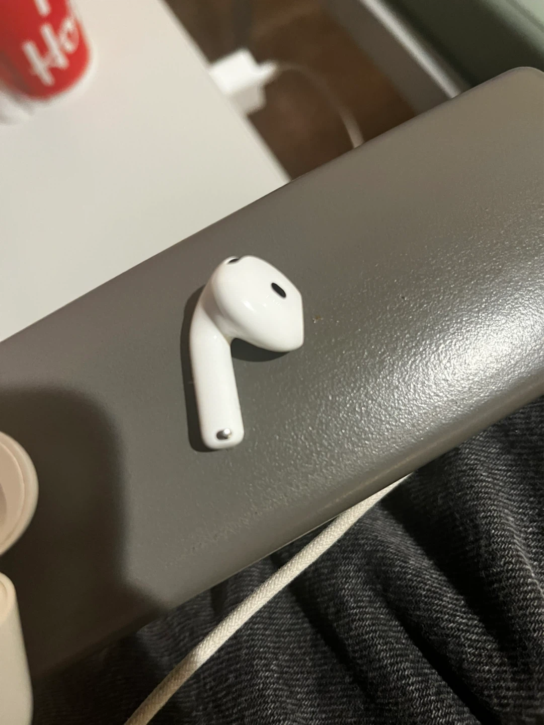 Apple AirPods 4 Charging Case (USB-C) - photo 5