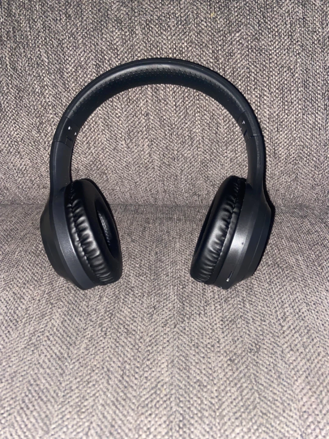 Black Over-Ear Headphones Bluetooth