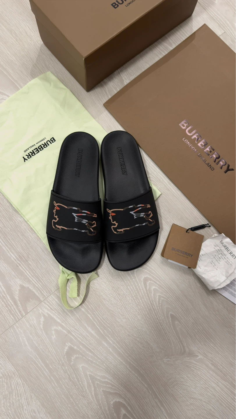 Authentic Burberry Furley Slides Size 8 – Brand New