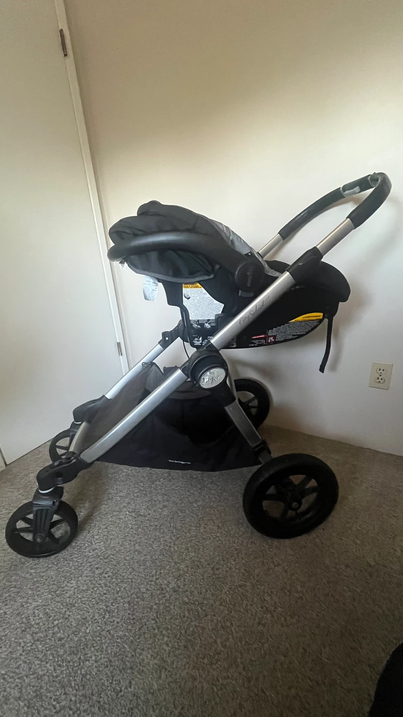 3 piece Evenflo Car Seat and City Select Stroller Combo - photo 2