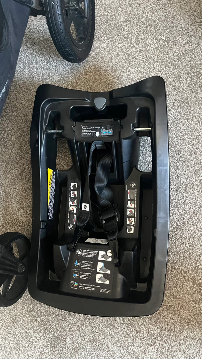 3 piece Evenflo Car Seat and City Select Stroller Combo - photo 4