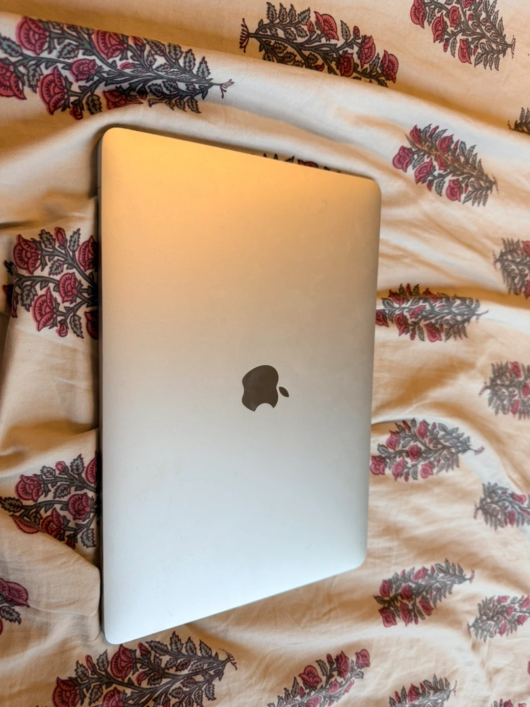 MacBook Air M1 (2022) – 256GB – Like New Condition - photo 2
