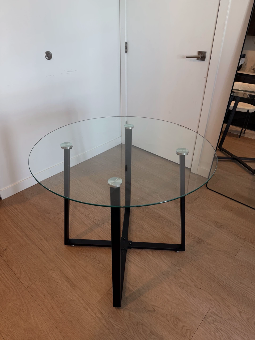 Set of 4 Cream Boucle Chairs and Glass Top Dining Table - photo 4