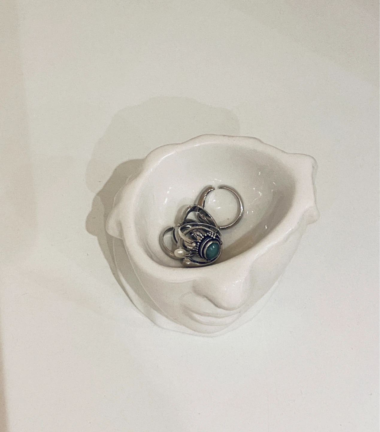 White Ceramic Bust Ring Dish - photo 2